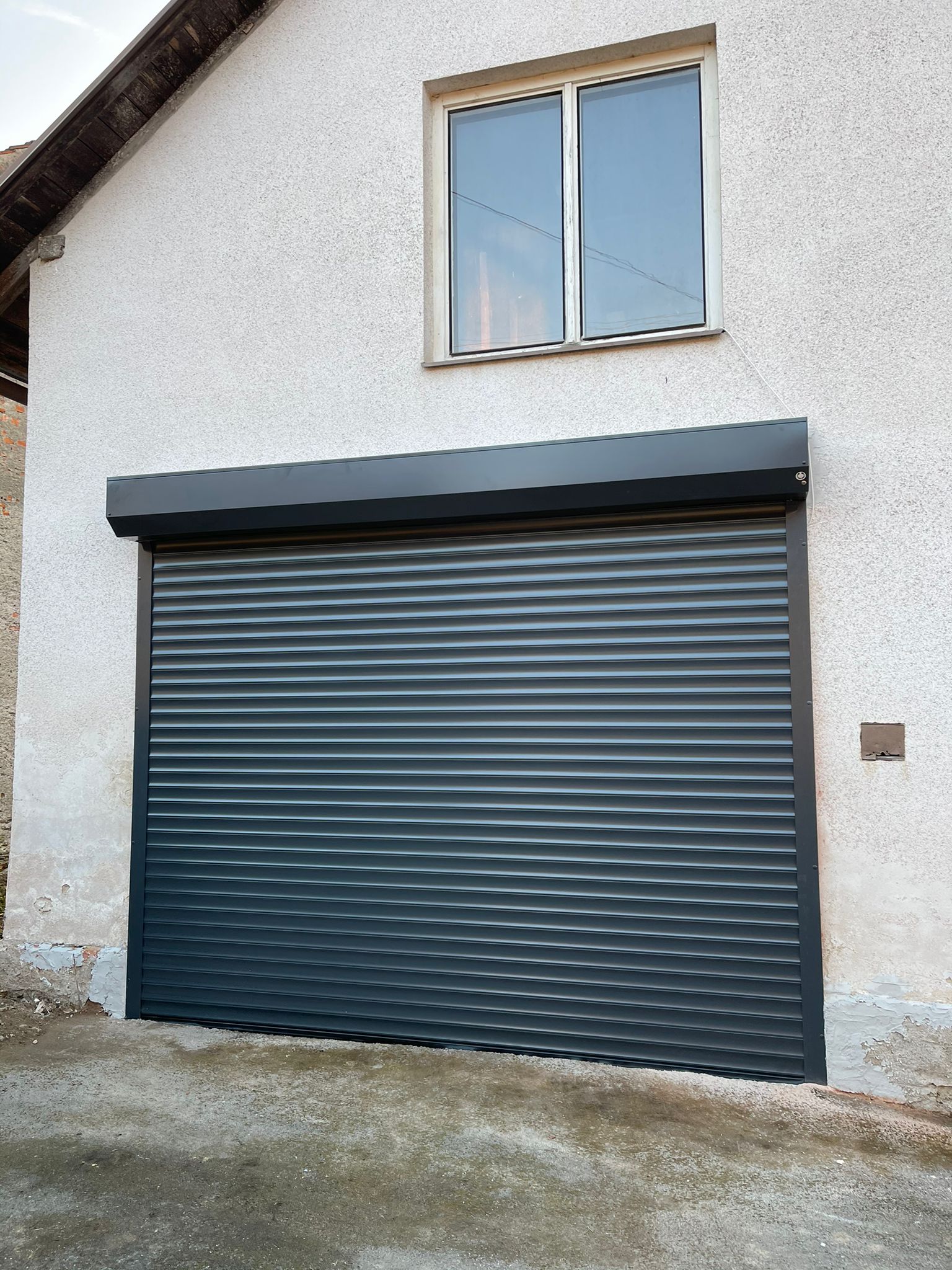 Garážová a rolovací vrata